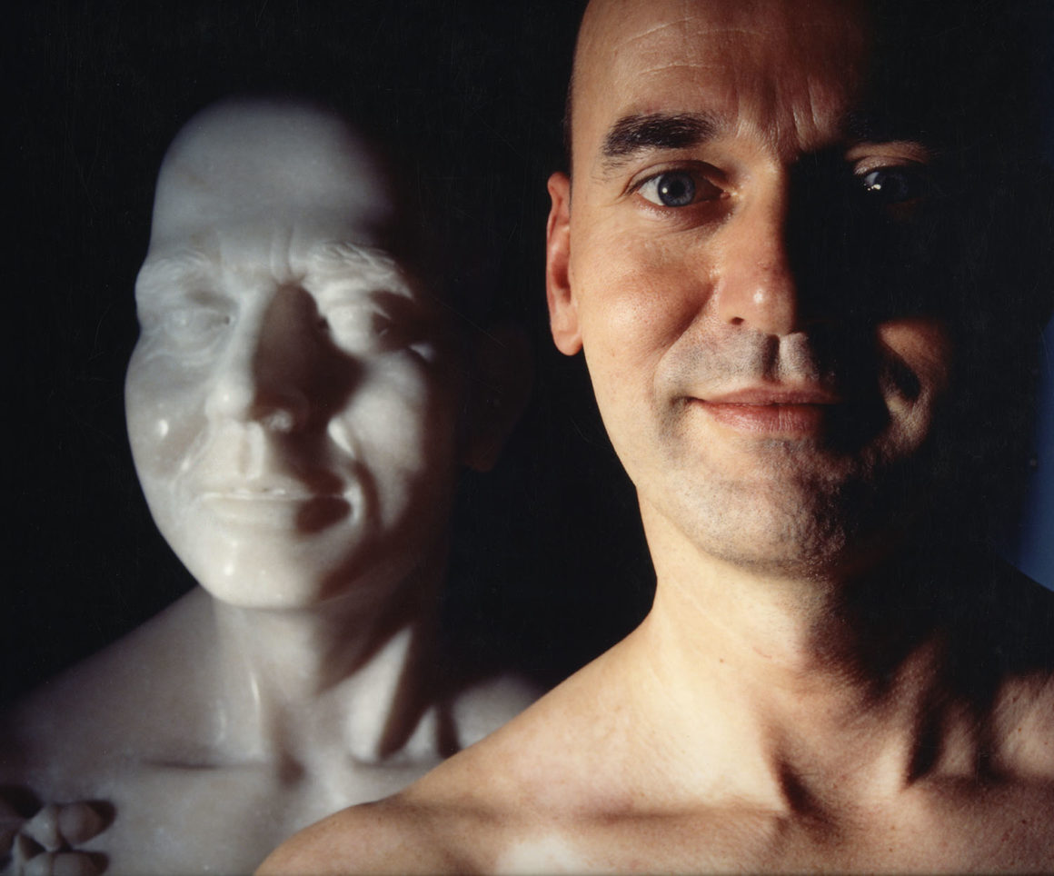 Portrait photography of the controversial politician Pim Fortuyn with bare torso - Michael Klinkhamer