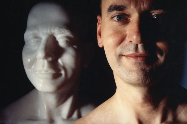 Portrait photography of the controversial politician Pim Fortuyn with bare torso - Michael Klinkhamer