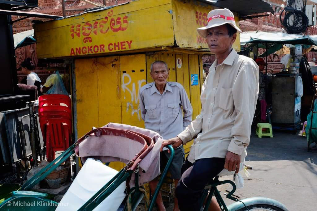 De rickshaws in Phnom Penh taxi