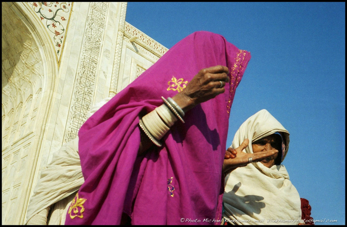 Indian woman photography by Michael Klinkhamer