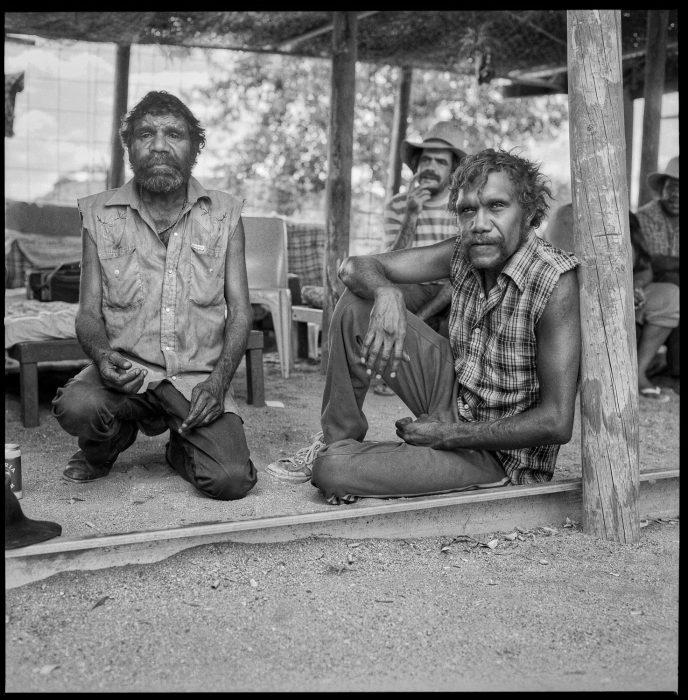 Australia_Aboriginal man gathering_klinkhamerphoto