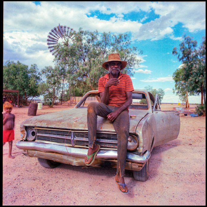 Australia_Outback man with his Holden car_klinkhamerphoto