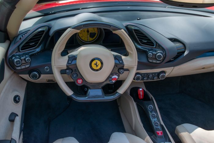 Ferrari-488-Spider_Steeringwheel_klinkhamerphoto